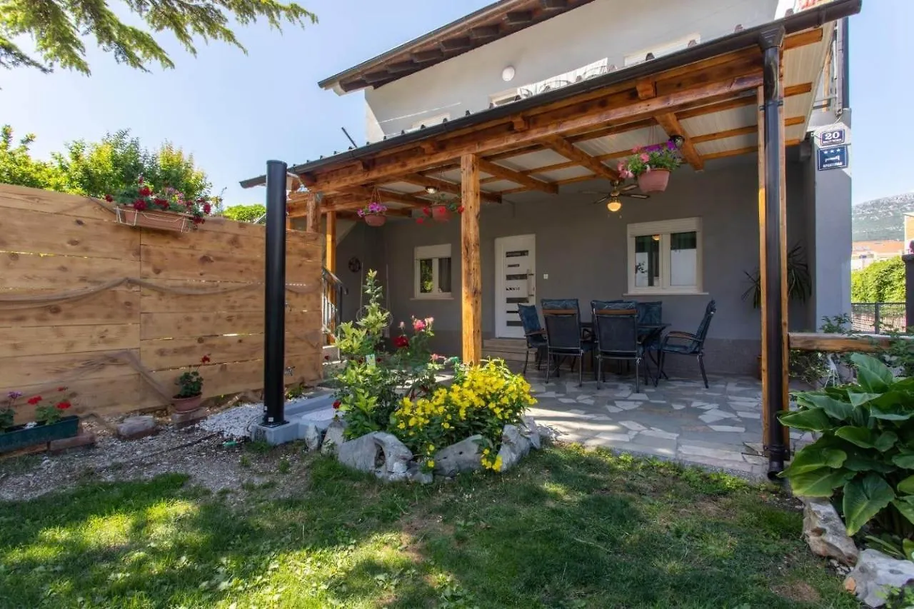 Apartments With A Parking Space Kastel Novi, Kastela - 21085 location