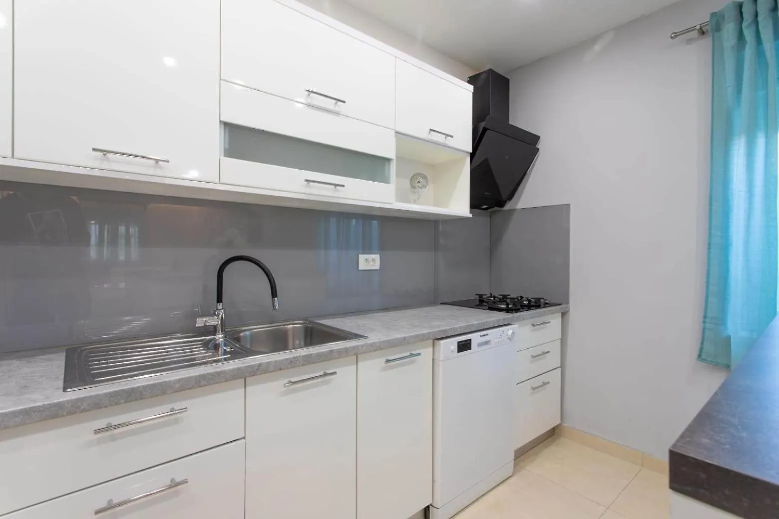 Apartments With A Parking Space Kastel Novi, Kastela - 21085 Croatia